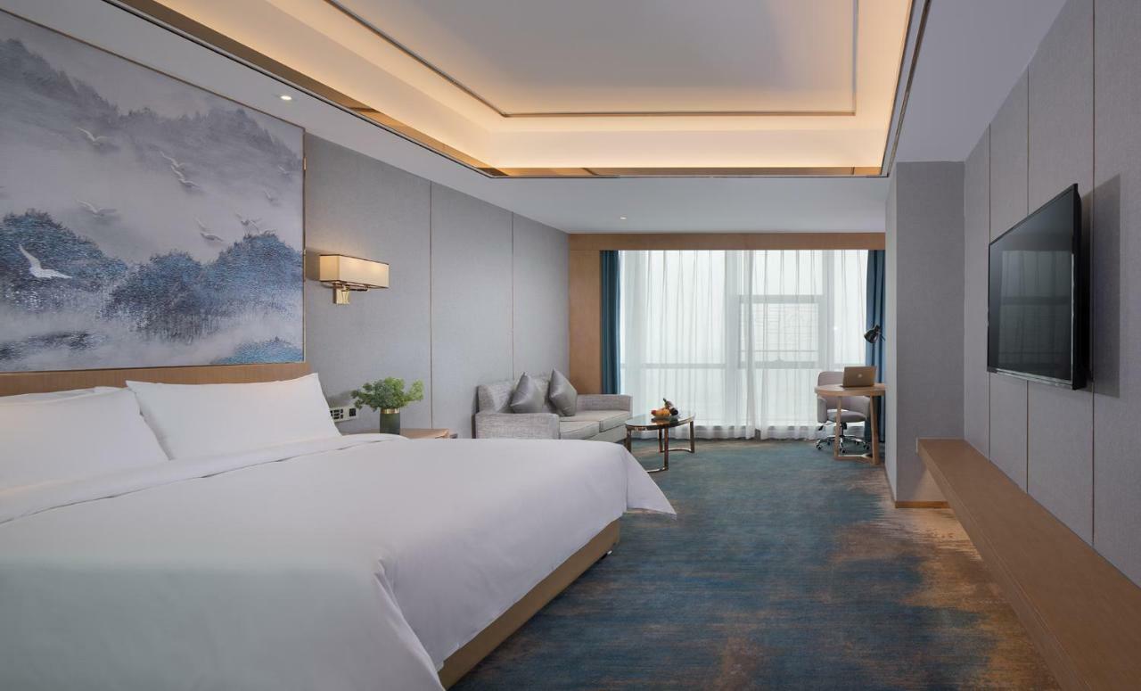 Venus Royal Hotel Foshan Kuiqi Road Metro Station ภายนอก รูปภาพ